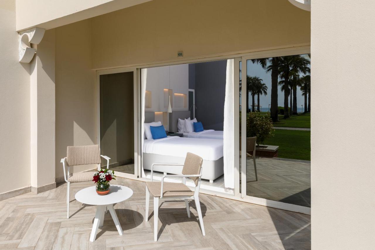 Sealine Beach, A Murwab Resort Месаид Экстерьер фото A room at the hotel