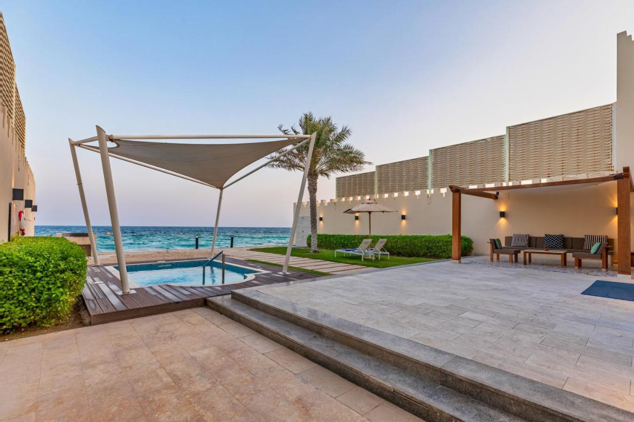 Sealine Beach, A Murwab Resort Месаид Экстерьер фото The beach at the Ritz-Carlton, Ras Al Khaimah